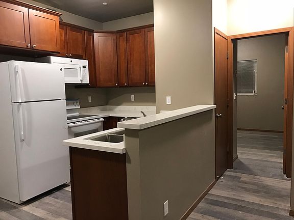 3rd image of 321 N Wycoff Ave APT 4