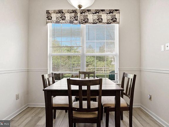 5th image of 408 Dartmoor Rd