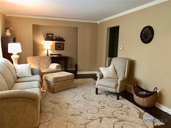 3rd image of 3719 Lynbrook Dr