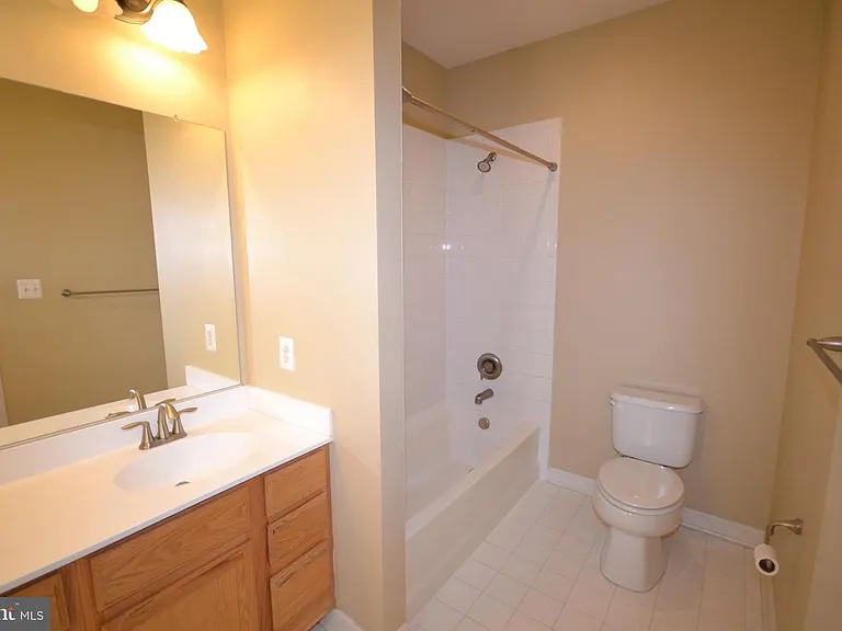 8921 Amelung St — Photo 14