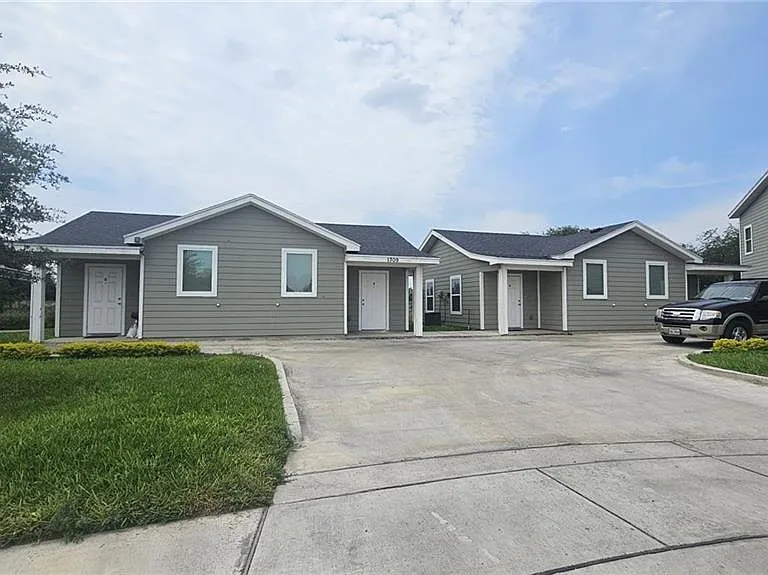 1309 Quitaca Dr — Photo 1