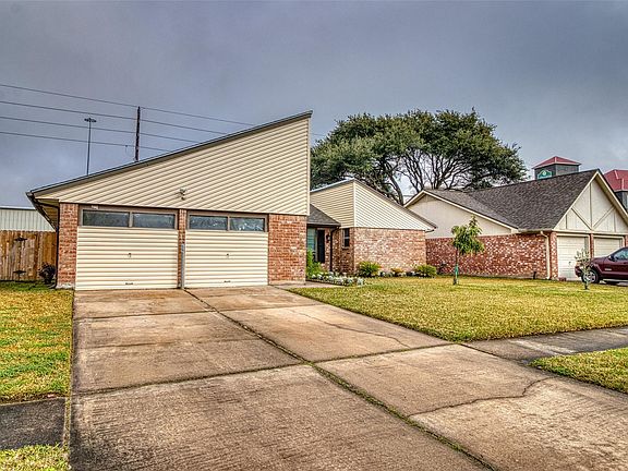 3rd image of 22438 Coriander Dr