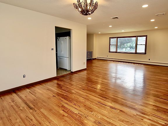 3rd image of 5-27 Dorothy St