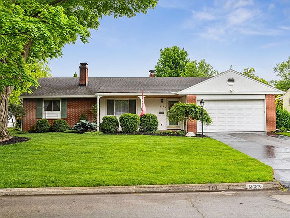 2nd image of 923 Brentford Dr