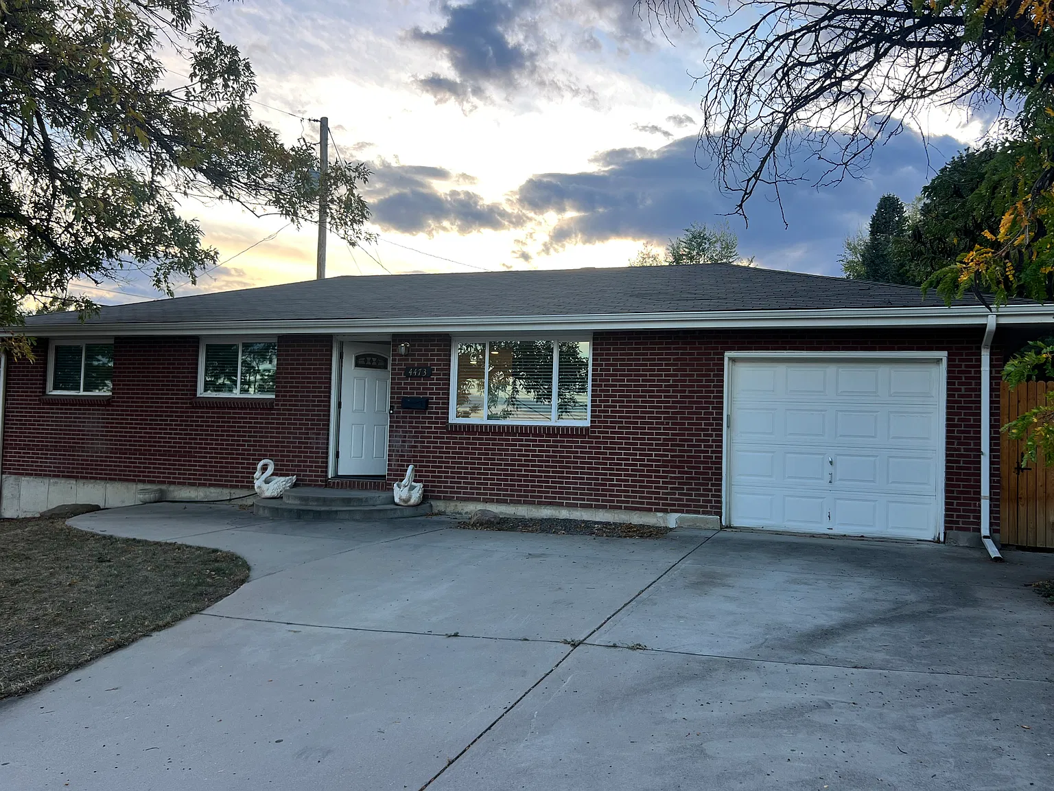 5 bed, 2000 sqft, $3,000 — Photo 2