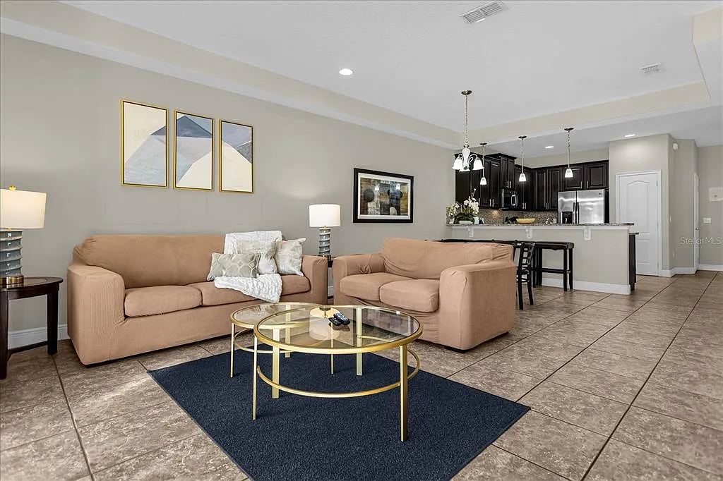 3 bed, 2.5 bath, 1632 sqft, $2,150 — Photo 3