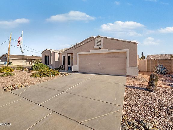 3rd image of 2619 E HELENA Drive