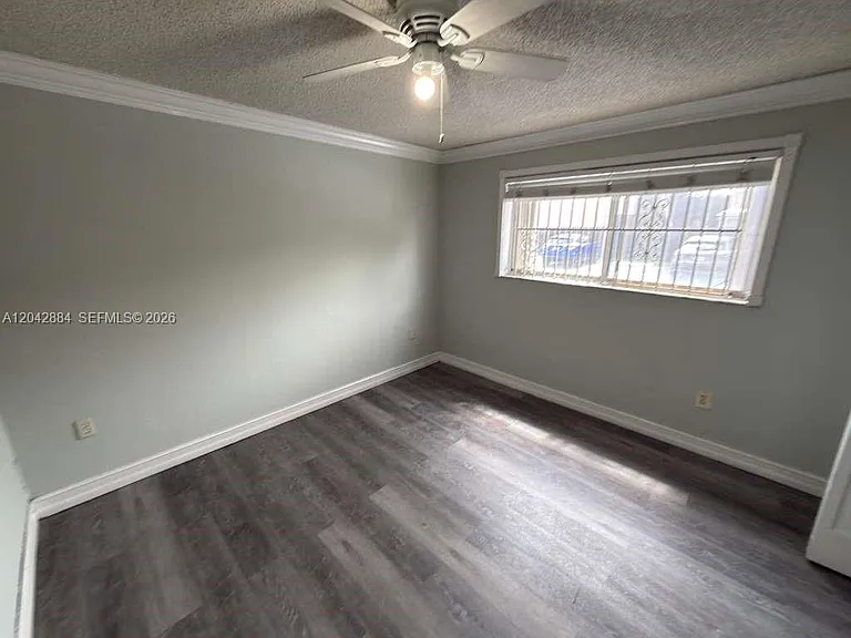 2735 W 52nd St #109 — Photo 7
