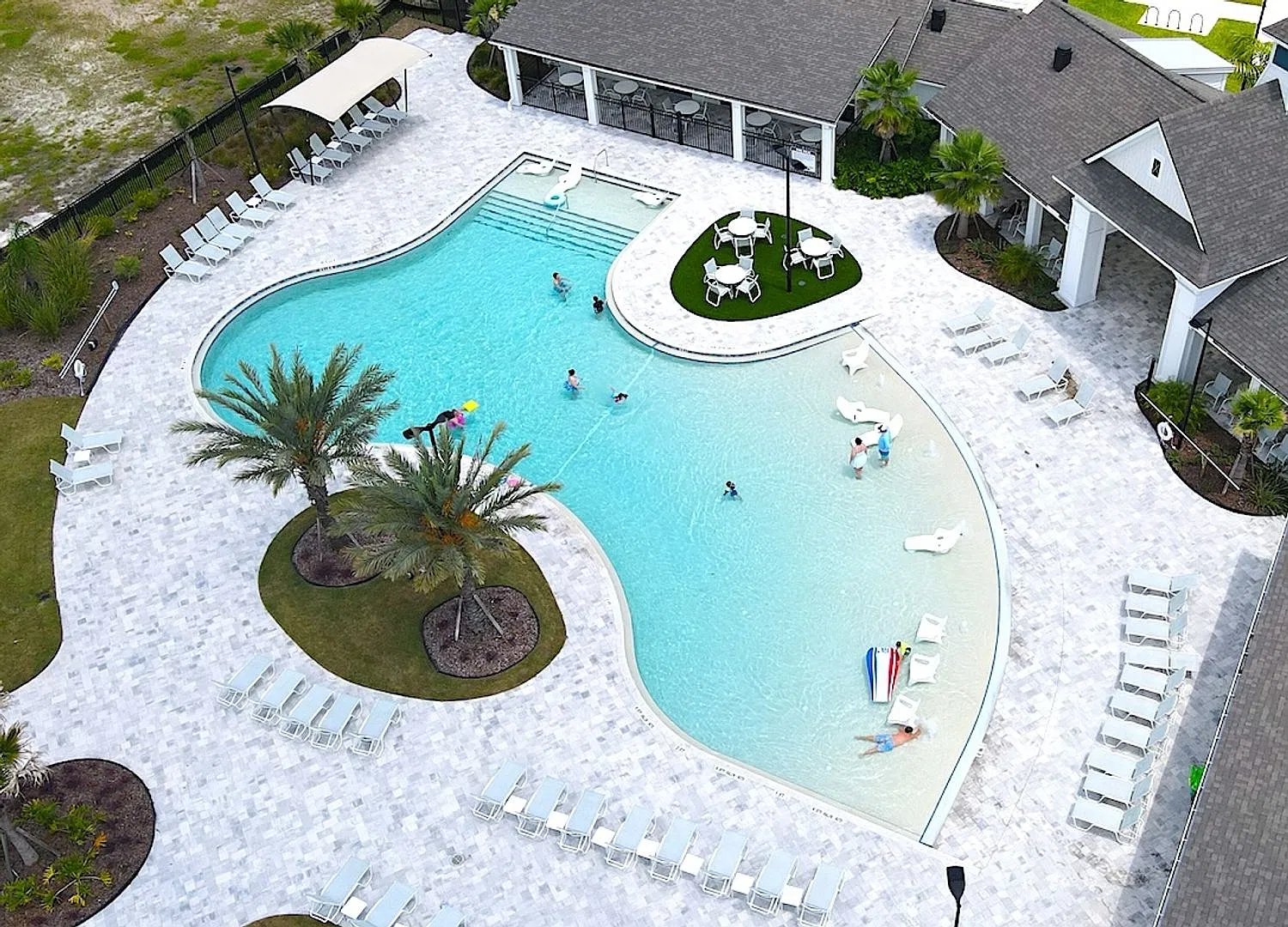 Huge 5 Bed 4 Bath 3 Car Garage Home W Community Pool For Rent! — Photo 4