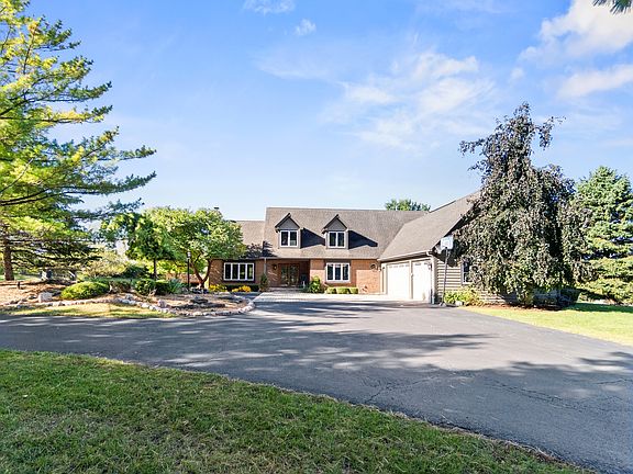 3rd image of 25840 N Graclyn Ct