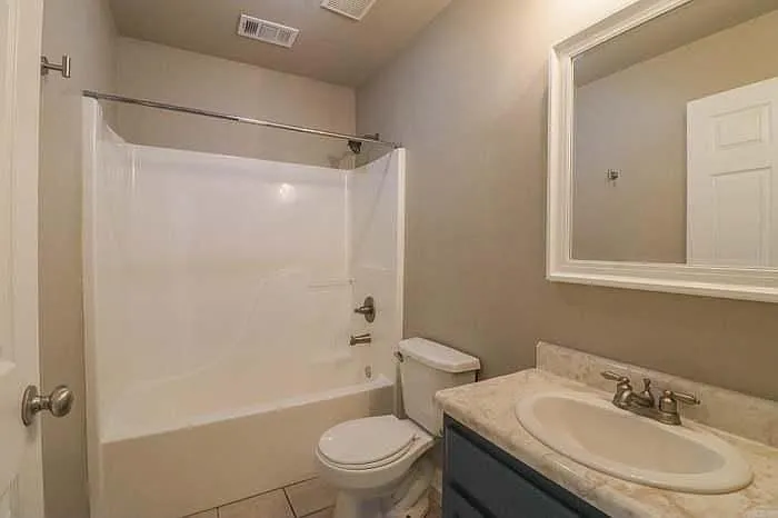 712 Troy Cv — Photo 12