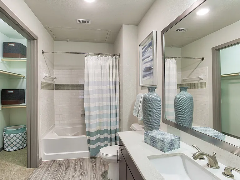 Bathrooms with modern finishes