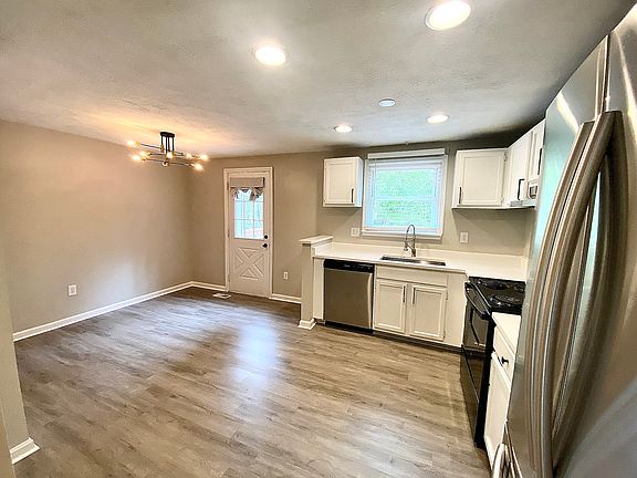 2nd image of 8229 Lexington Dr