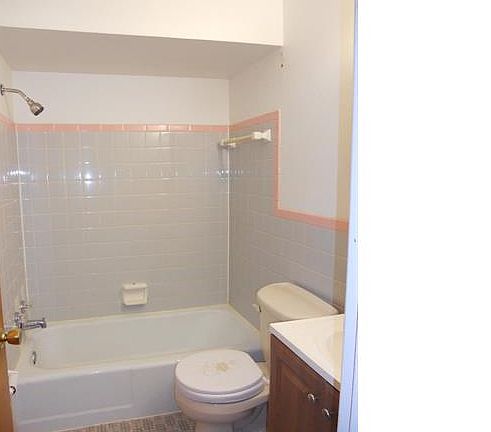 5th image of 5235-5239 S Grand Blvd