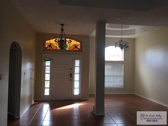 2nd image of 2209 Summerfield Ln