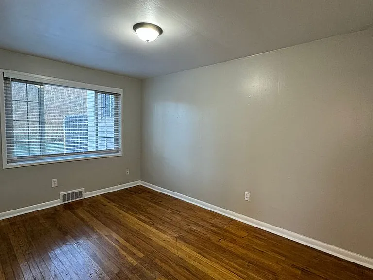 458 - 464 Glenview Ct — Photo 10