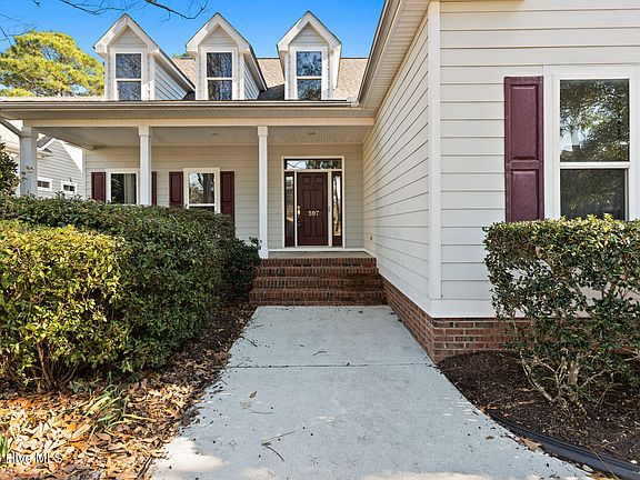 2nd image of 597 Riverwood Drive SE