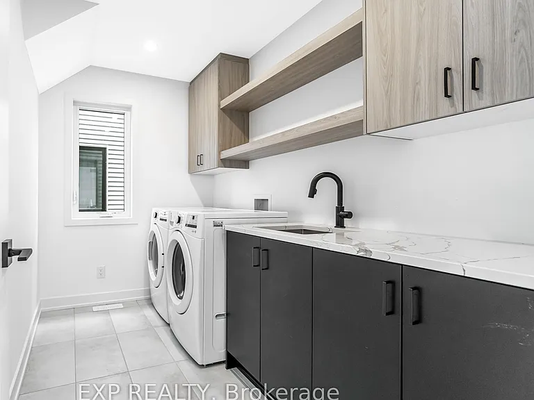 489 Duvernay Dr — Photo 32