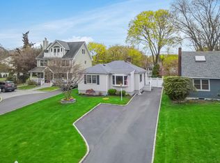 24 Seacliff Ave, Miller Place, NY 11764