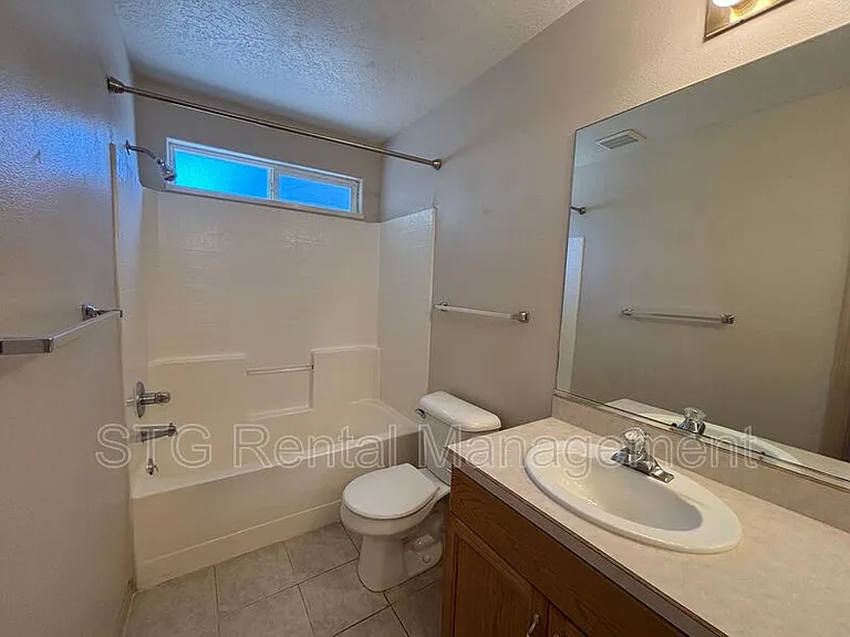 425 E 1050 S #2 — Photo 21