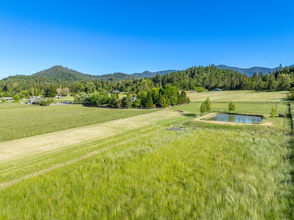 5719 Jerome Prairie Rd, Grants Pass, OR 97527