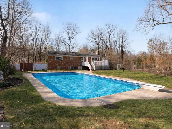 4509 Martinwood Dr, Haymarket, VA 20169