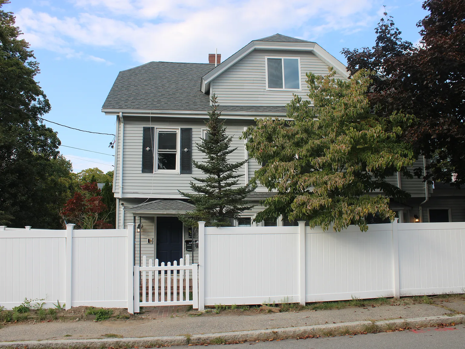 3 bed, 864 sqft, $3,000 — Photo 1