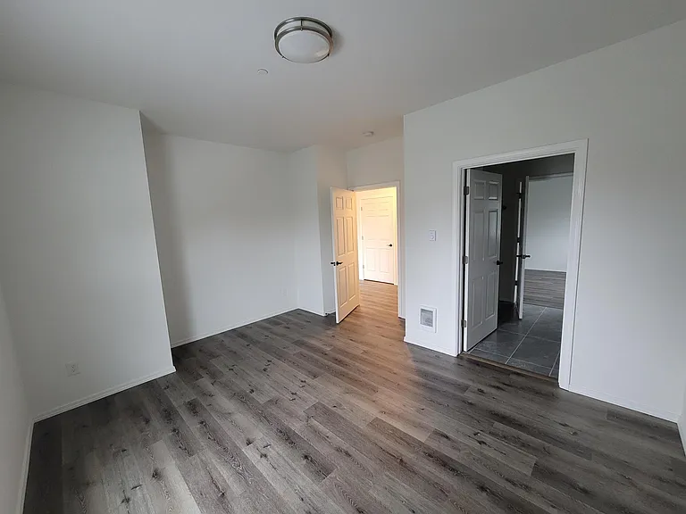 141 S Ann St #303 — Photo 9