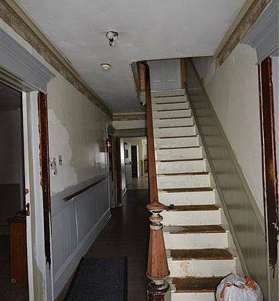 3rd image of 142 Elm St