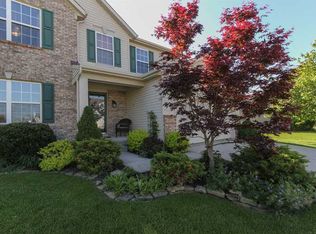 827 Country Walk Dr, Brownsburg, IN 46112