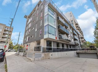 1433 Wellington St W #402, Ottawa, ON K1Y 2X4