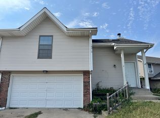 18910 Manor Dr, Independence, MO 64058