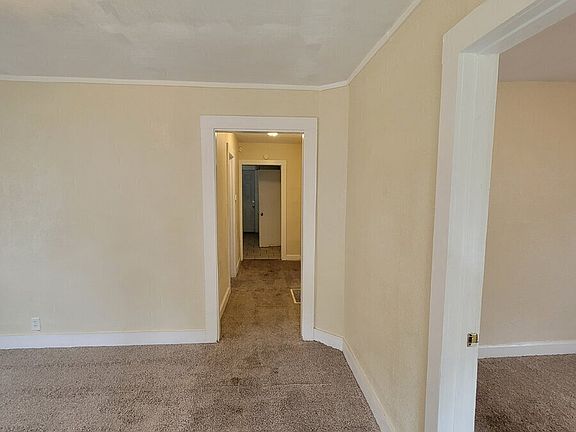 5th image of 2866 N Dearborn St