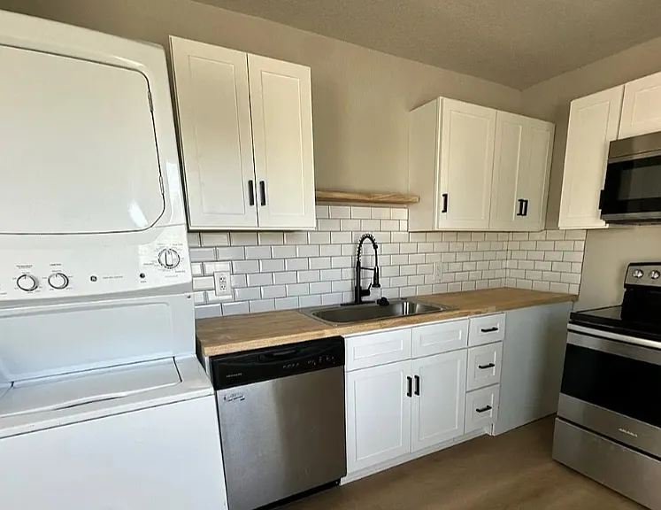 1144 Magnolia St #1144 — Photo 2