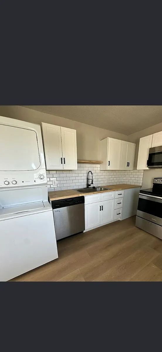 Building Photo - 1144 Magnolia St #1144