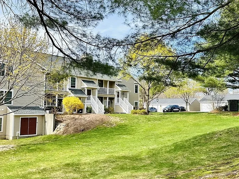 47 Bradford Commons Ln #47 — Photo 15