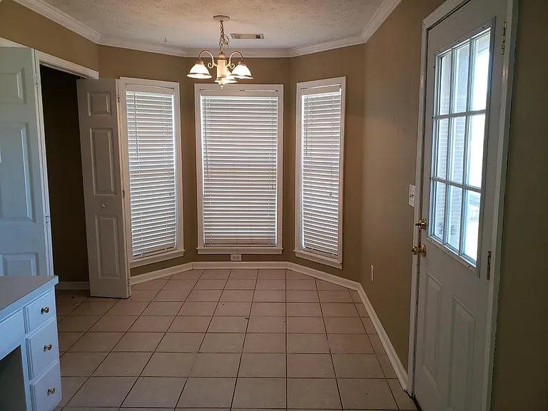 1113 Stafford Dr — Photo 13