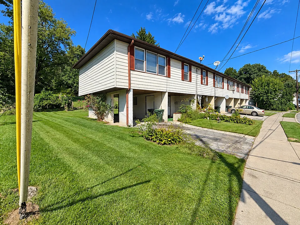 3 bed, 1.0 bath, 1088 sqft, $1,600