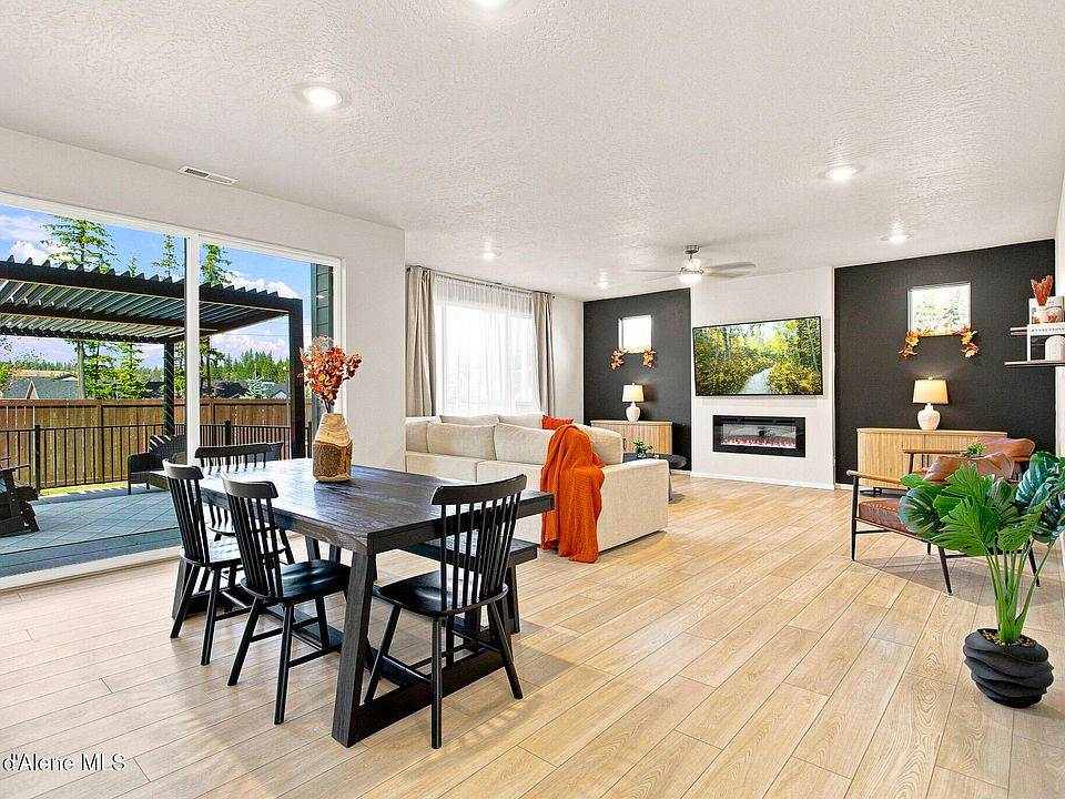 1st image of 501 E Burdock Loop