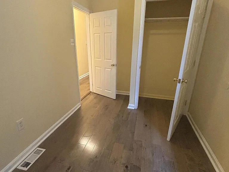 1424 Wolf St — Photo 9