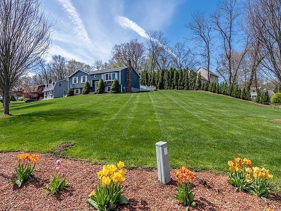 3rd image of 1 Stafford Ct