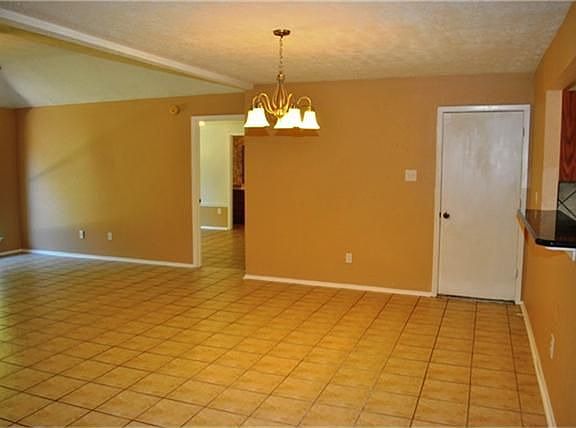 4th image of 2812 Pine Mills Dr
