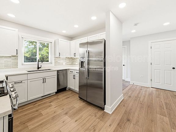 5th image of 106 Hawthorne Dr
