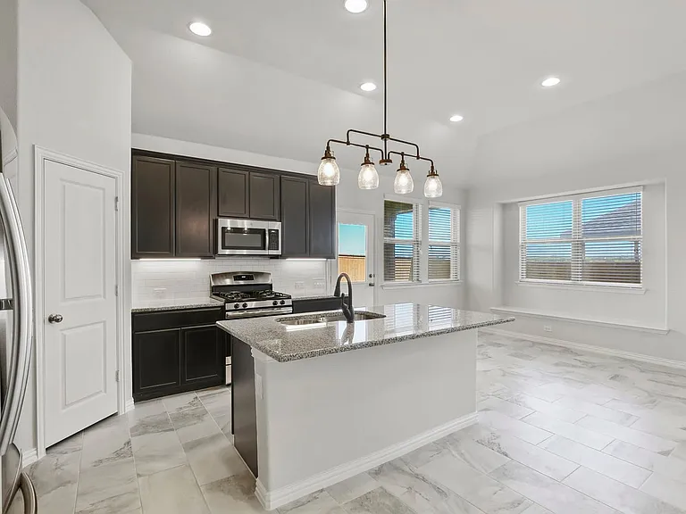 912 Slate Ln — Photo 21