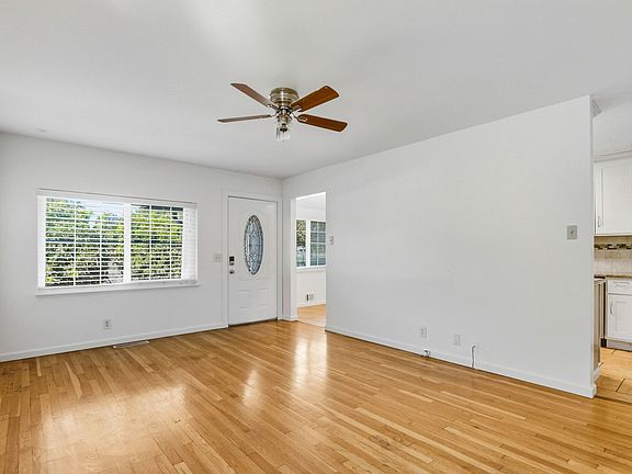 3rd image of 802 Leigh Ave #802