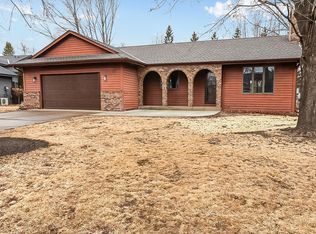 2457 Emerald Ln, Shakopee, MN 55379