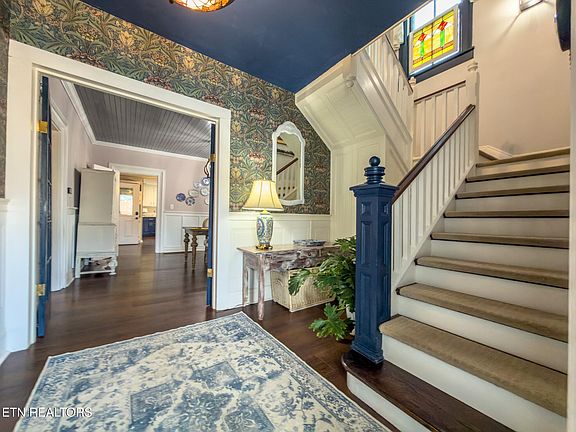 4th image of 208 N B St
