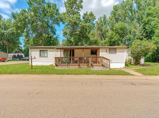 500 Stratford Dr, Bismarck, ND 58504
