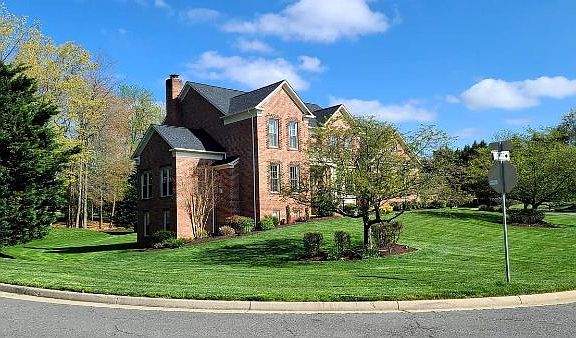 4th image of 1194 Lees Meadow Ct