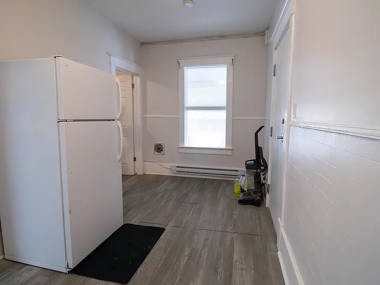 595 King St #10 — Photo 3
